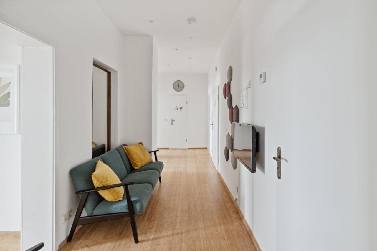 Apartment Fuer 13 Gaeste, 5 Schlafzimmer, 2 Baeder, 2 Loggia'S, Leipzig Zentrum Ost Eksteriør bilde