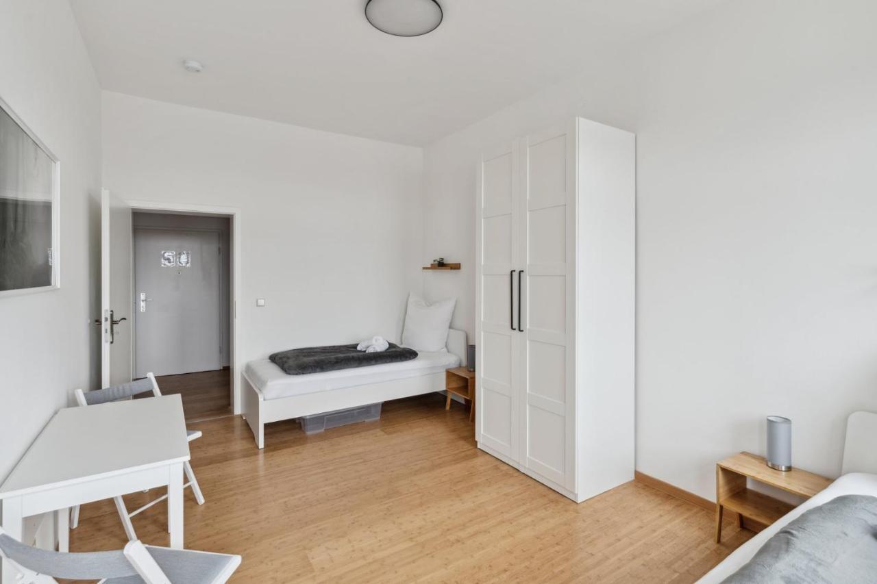 Apartment Fuer 13 Gaeste, 5 Schlafzimmer, 2 Baeder, 2 Loggia'S, Leipzig Zentrum Ost Eksteriør bilde