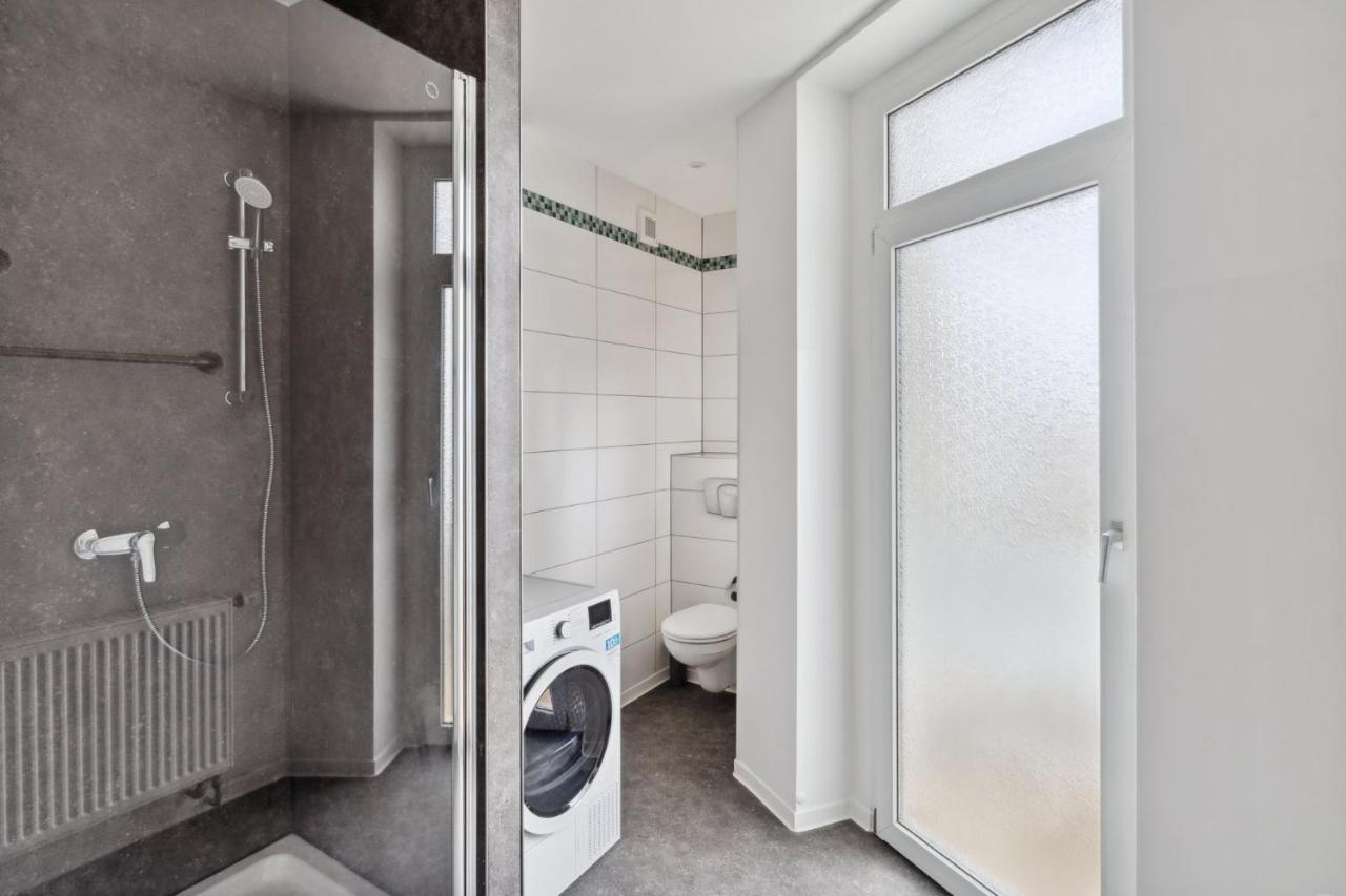 Apartment Fuer 13 Gaeste, 5 Schlafzimmer, 2 Baeder, 2 Loggia'S, Leipzig Zentrum Ost Eksteriør bilde